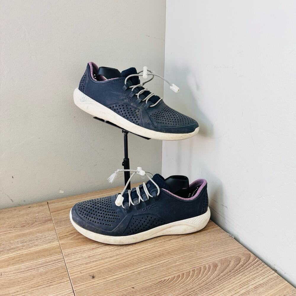 Crocs LiteRide Pacers in navy Women’s Size 9